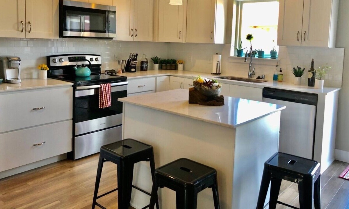 Billings House | *Entire home in gated community for extended stay*