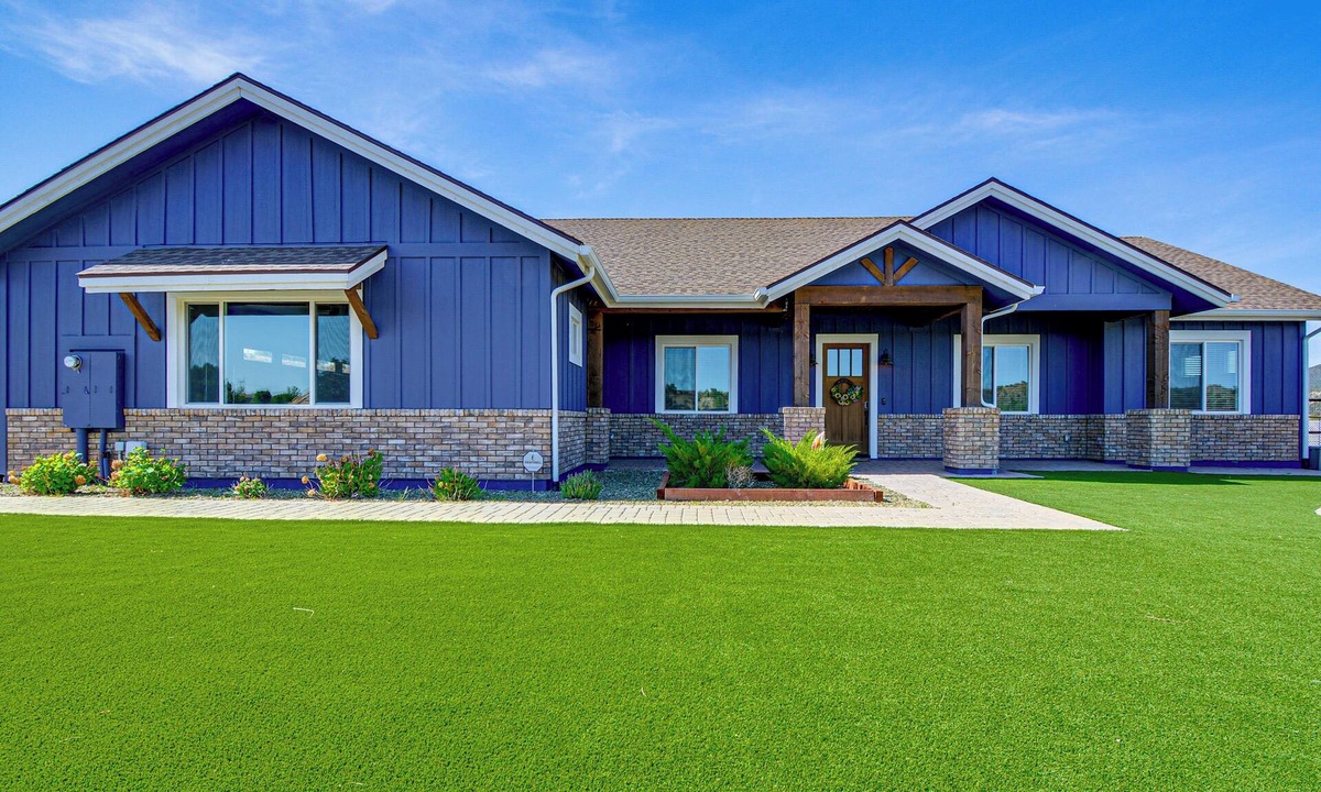Williamson House | Equine-Friendly Stay: Horse Stable Access, Hot Tub