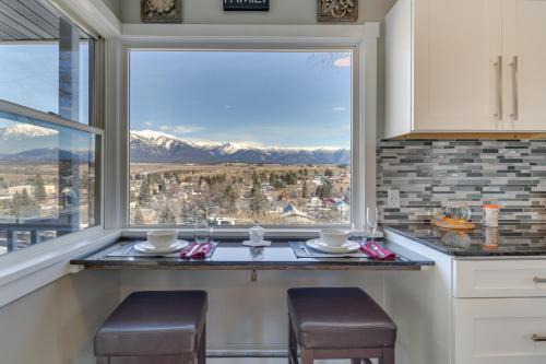 Eureka House | Eureka Getaway with Hot Tub and Mountain Views!