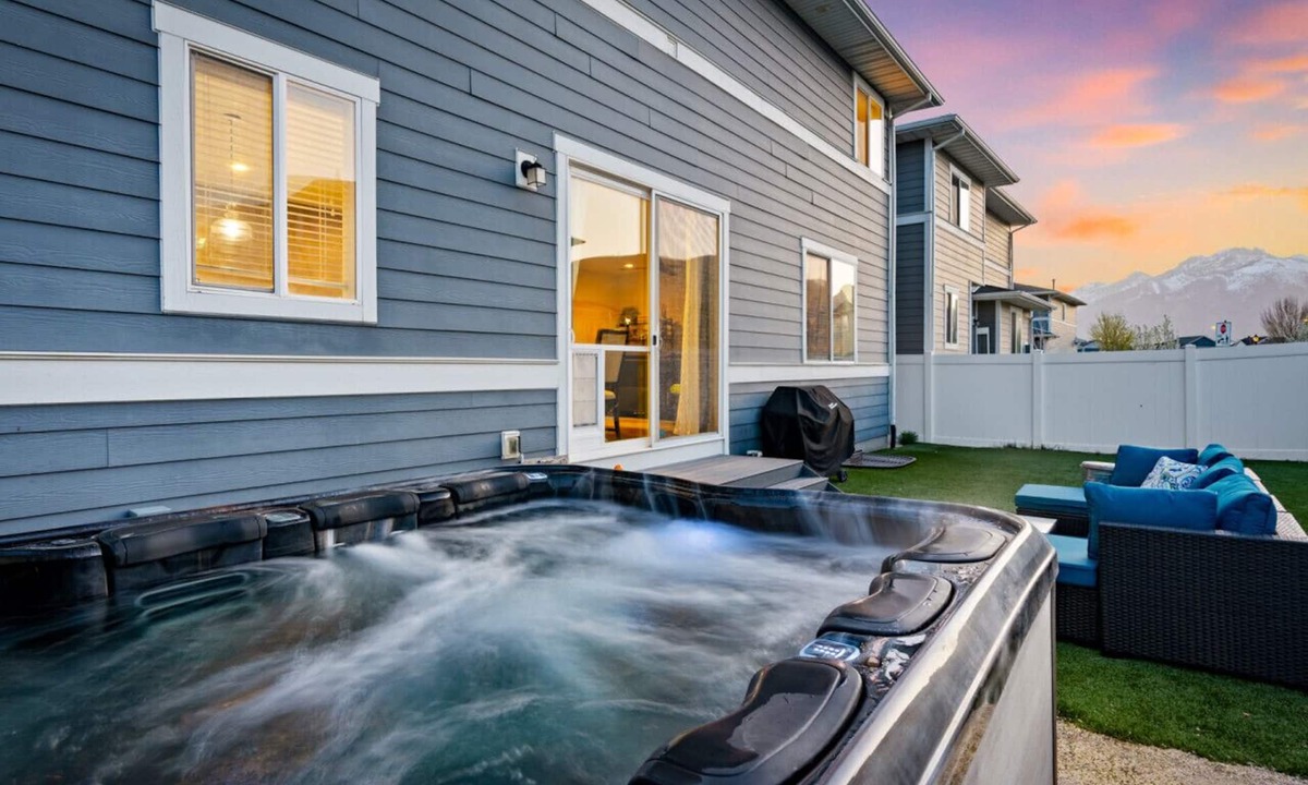 Bluffdale House | Extended Stay Home w/Hot Tub & Yard