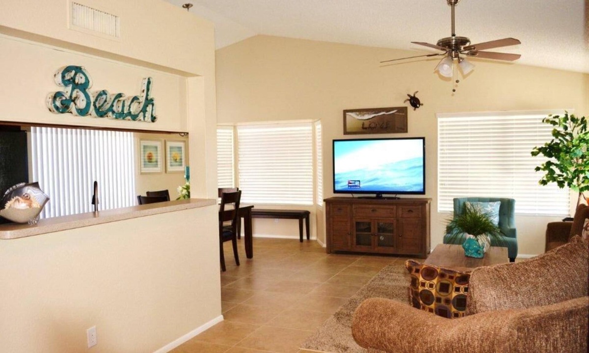 Peacock Village House | Fabulous Home & Perfect Location - Brand New Decor & Professionally Designed
