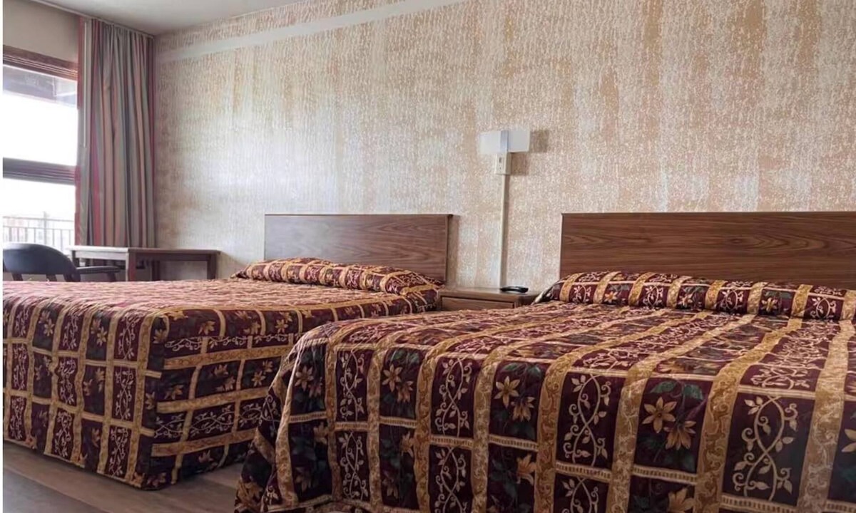 Devils Lake Hotel | Family-Friendly Room Perfect for a Relaxed Group Stay