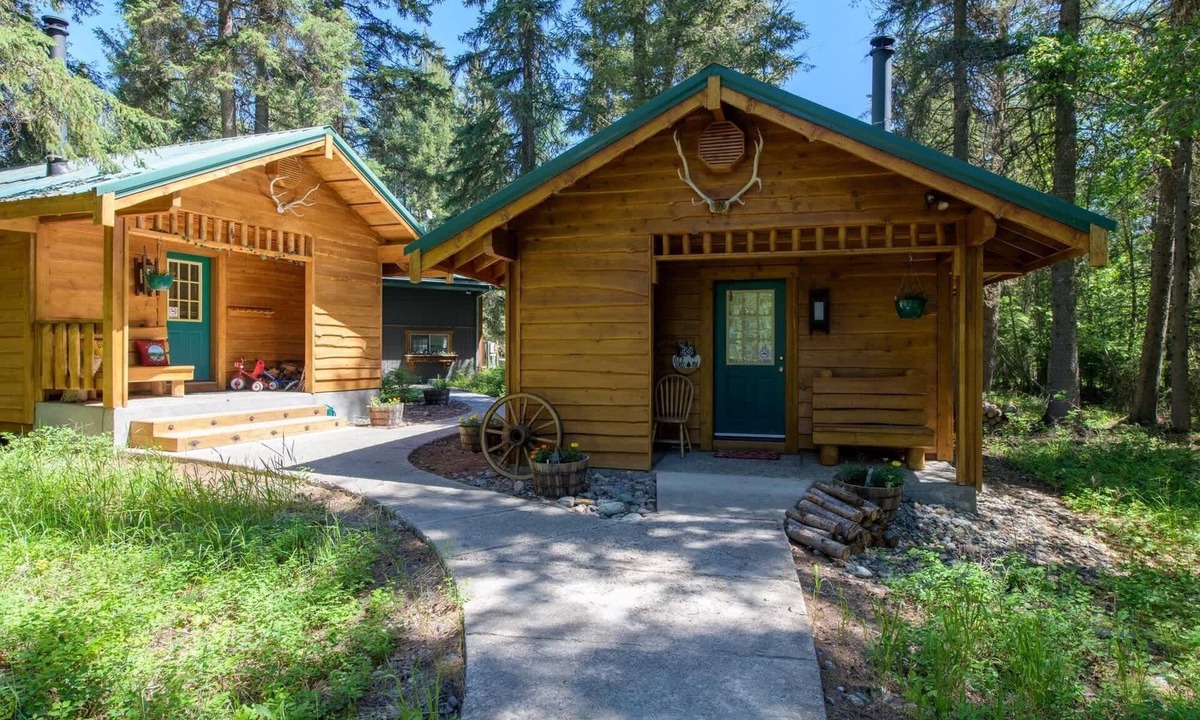 Eureka Apartment | Fishing Escape in the Woods