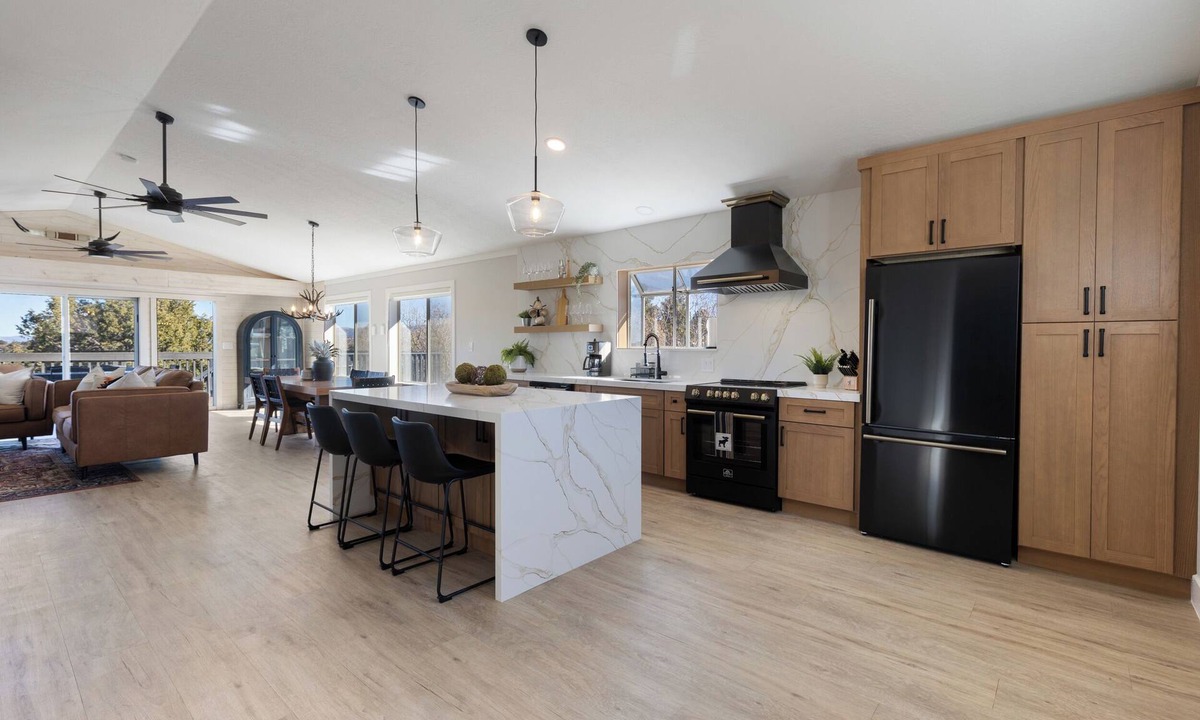 Long Valley Junction Cabin | Four Bears Cabin, 2025 remodel. Rustic & Modern.