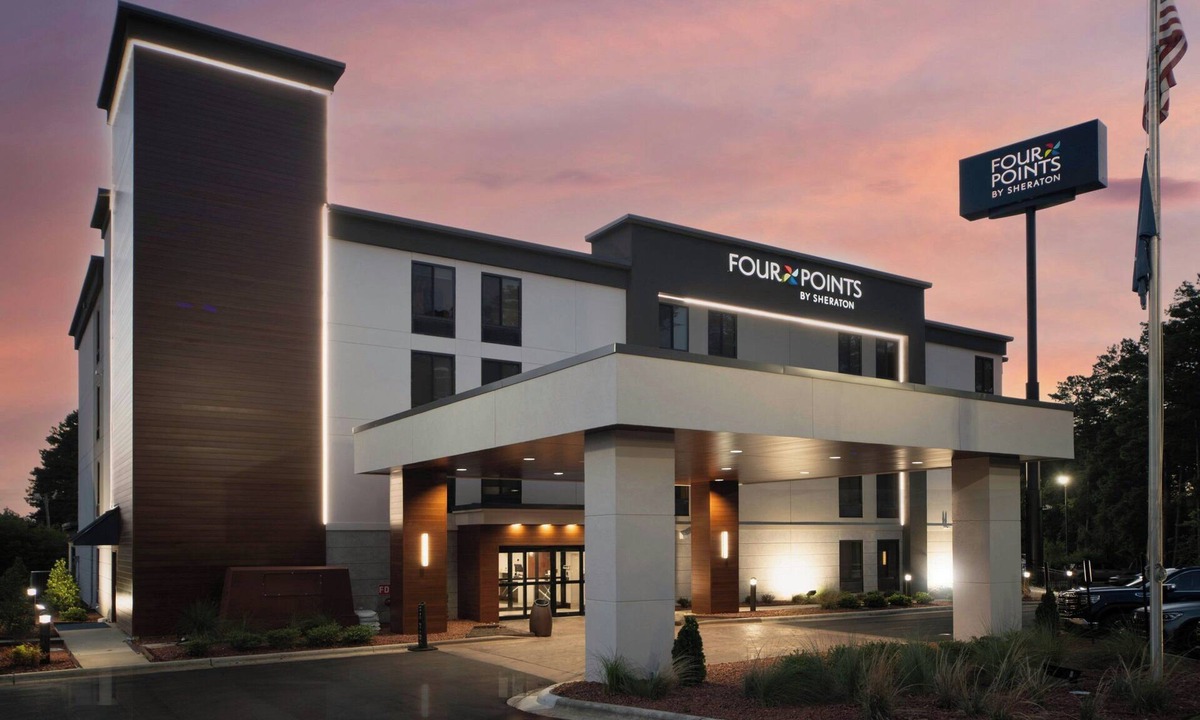 Westover Hotel | Four Points by Sheraton Fayetteville Fort Bragg