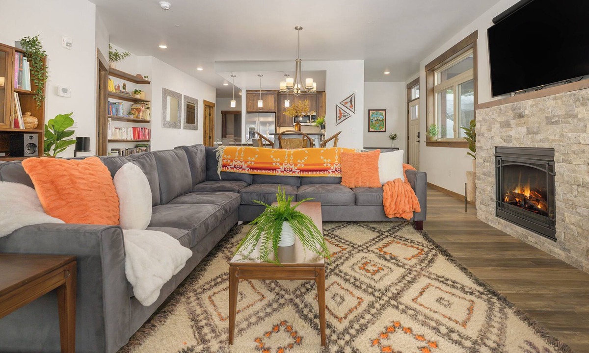 Fraser Condo | Fraser condo!- Enjoy a pet-friendly stay with access to amenities