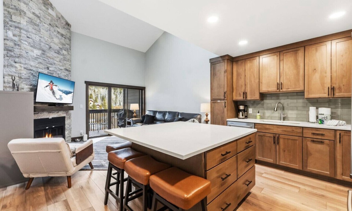 Frisco Condo | Frisco Gem Mountain Views Clubhouse w/Pool + 4 Hot Tubs