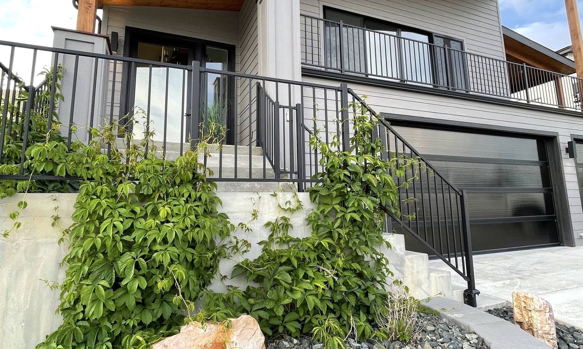 DeSmet House | Furnished Monthly Rental- CLEAN, FAMILY FRIENDLY SUBDIVISION, great location