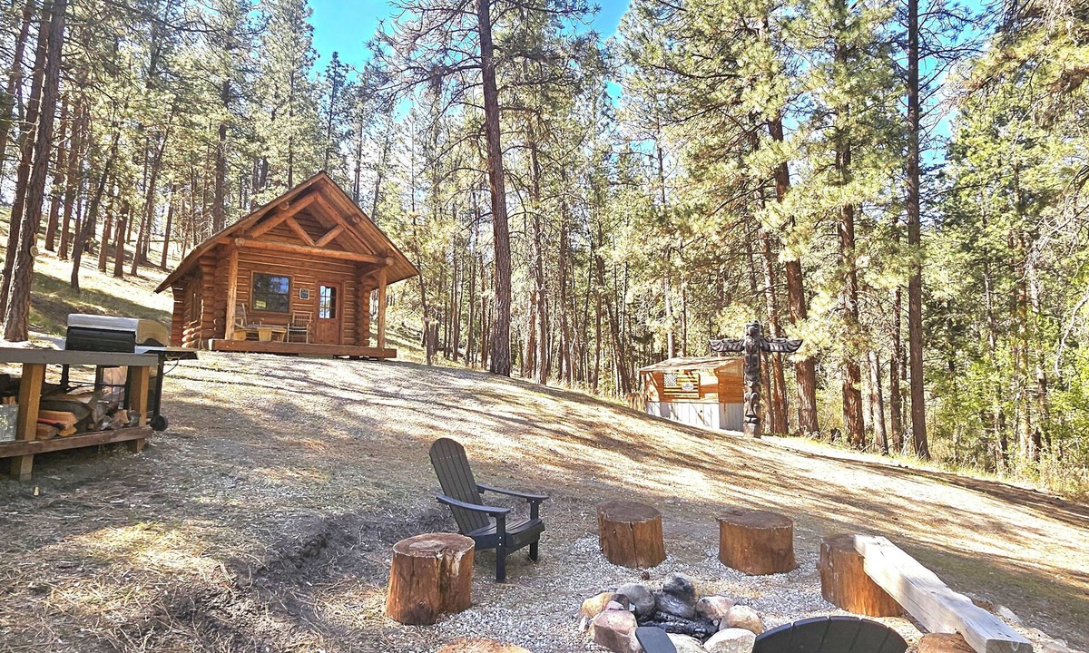 Corvallis Cabin | GLAMPING at it's best in 2025! Visit ournCabin at Montana Mountain Time Farms!