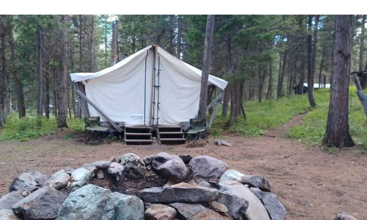 Olney RV Rental | Glamping Wall Tent 1/ 1 Queen and 1 futon