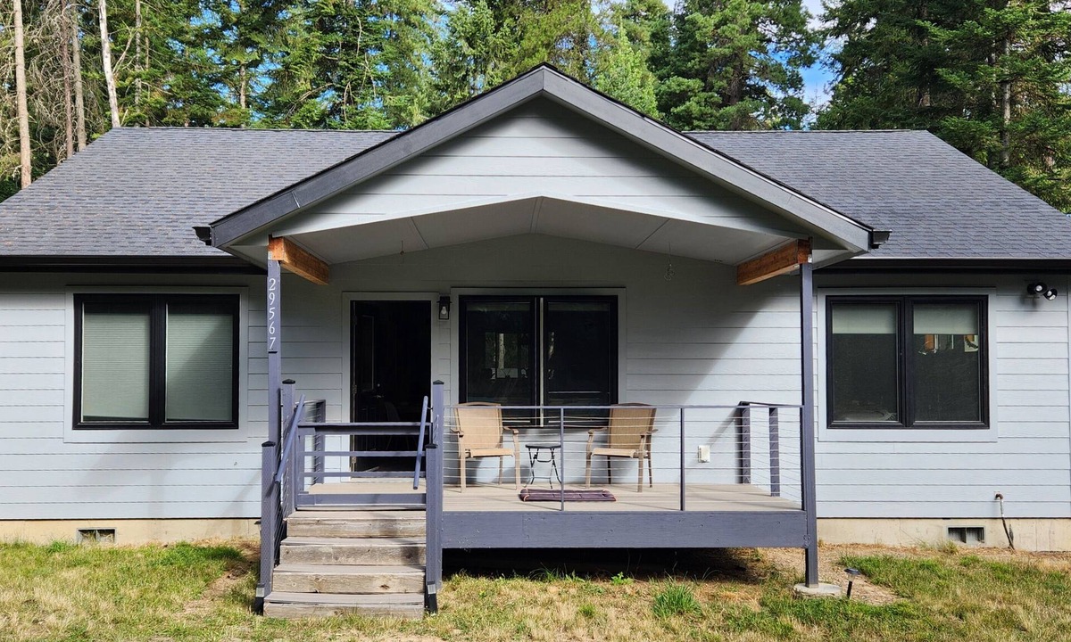 Carey Bay House | Gorgeous 2-bedroom home in Conkling Park-Dog friendly-perfect for relaxing stays
