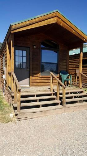 West Yellowstone House | Gorgeous Cabin with Stunning Views in West Yellowstone, Montana