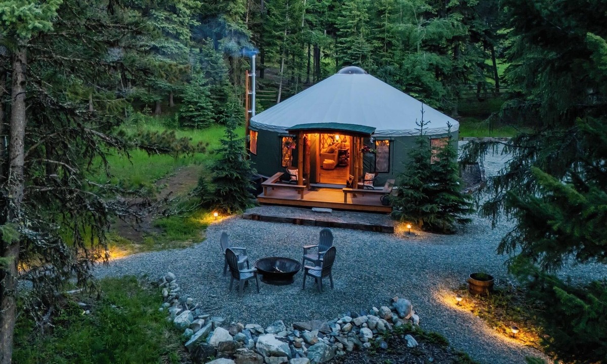 Kila House | Gorgeous Yurt in Mountains Near Glacier National Park