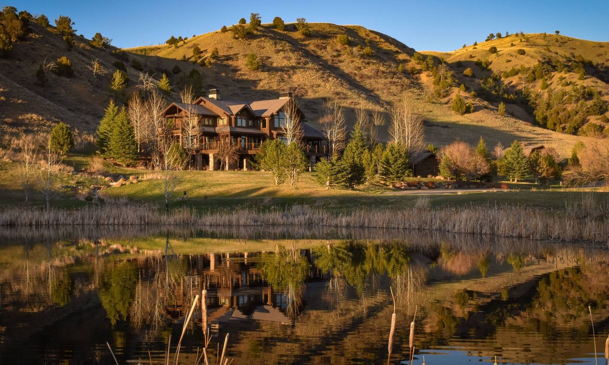 Three Forks Cabin | Grey Cliffs Ranch