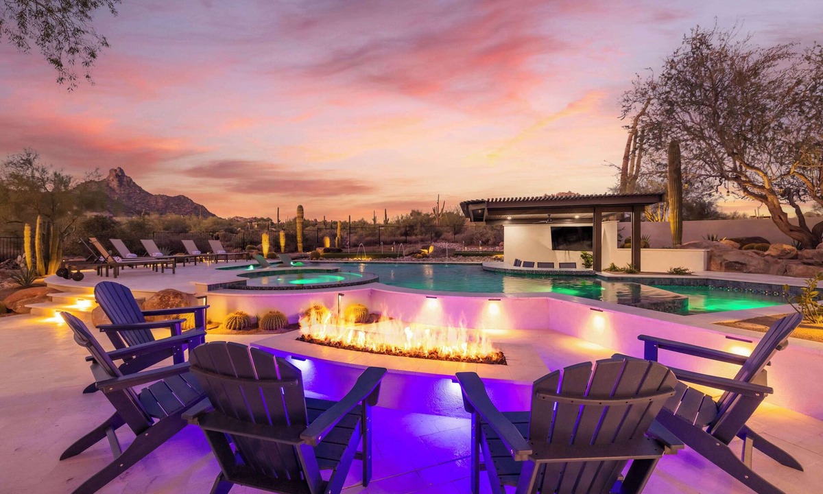 The Peak House | HÓZHÓ Pinnacle Peak Views|Pool, Hot Tub & Golf Sim
