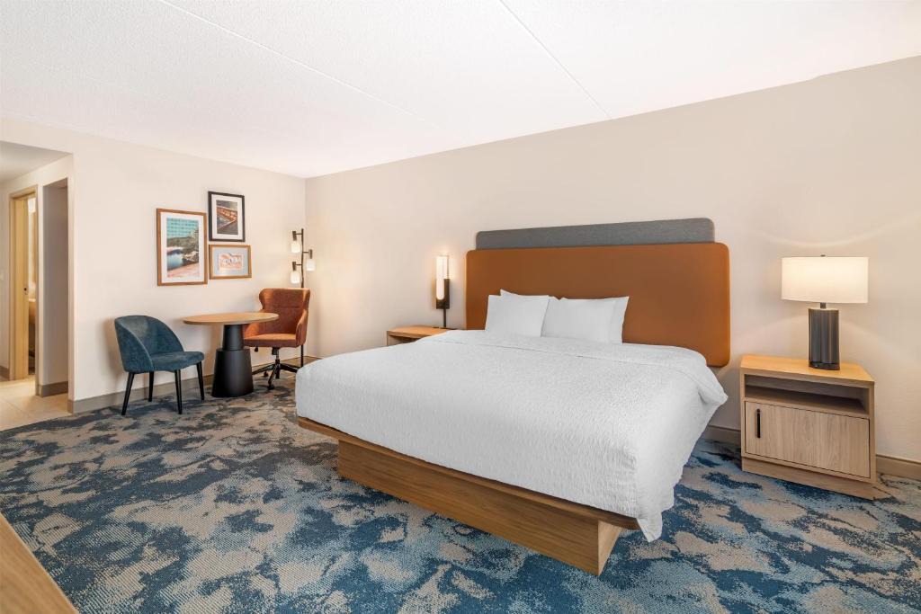 Seward Place Hotel | Hampton Inn Schenectady Downtown
