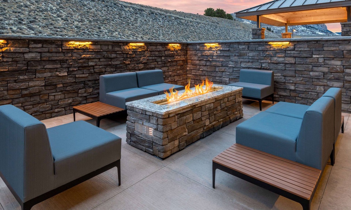 Cody Hotel | Hampton Inn & Suites Cody