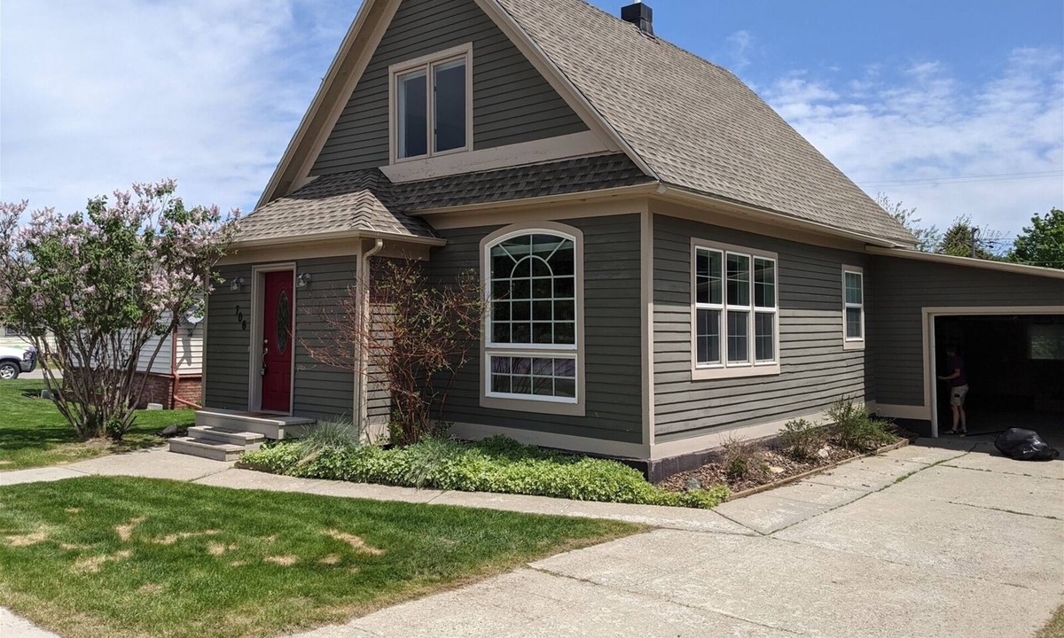 Red Lodge House | Harvest Moon is residential gem, quaint, cozy, hot tub, near downtown Red Lodge!