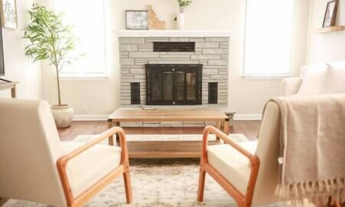 Sunset House | Hillside Villa-3 Bedroom House Near Downtown