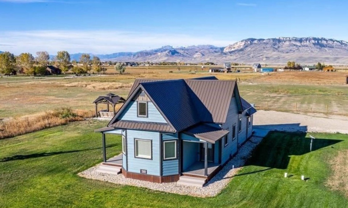 Cody House | Historic Ranch Home on 5 acres