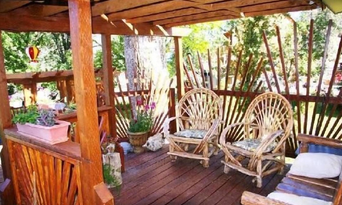 Glendale Bed & Breakfast | Historic Smith Hotel B&B