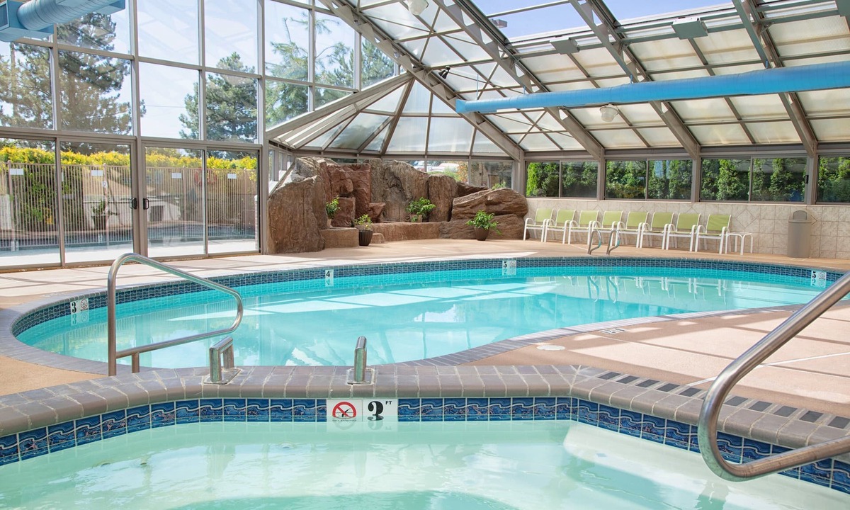South Richland Hotel | Holiday Inn Express & Suites Richland by IHG