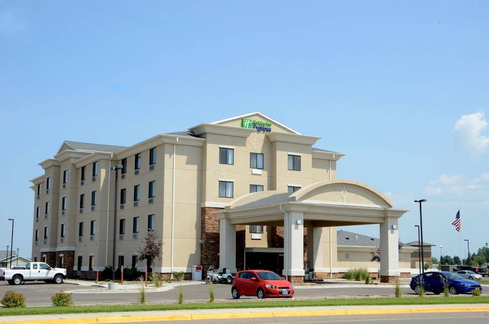 Sidney Hotel | Holiday Inn Express & Suites Sidney, an IHG Hotel
