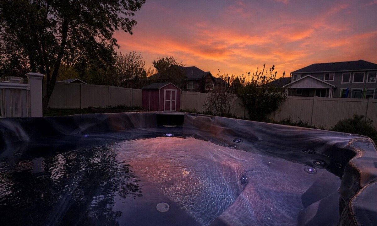 Lehi House | Hot Tub | Arcade Machine | Pet Friendly | Basement
