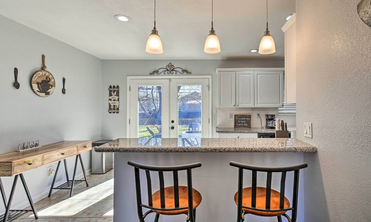 Shearer Hills - Ridgeview House | Ideally Located San Antonio Home w/ Fire Pit!