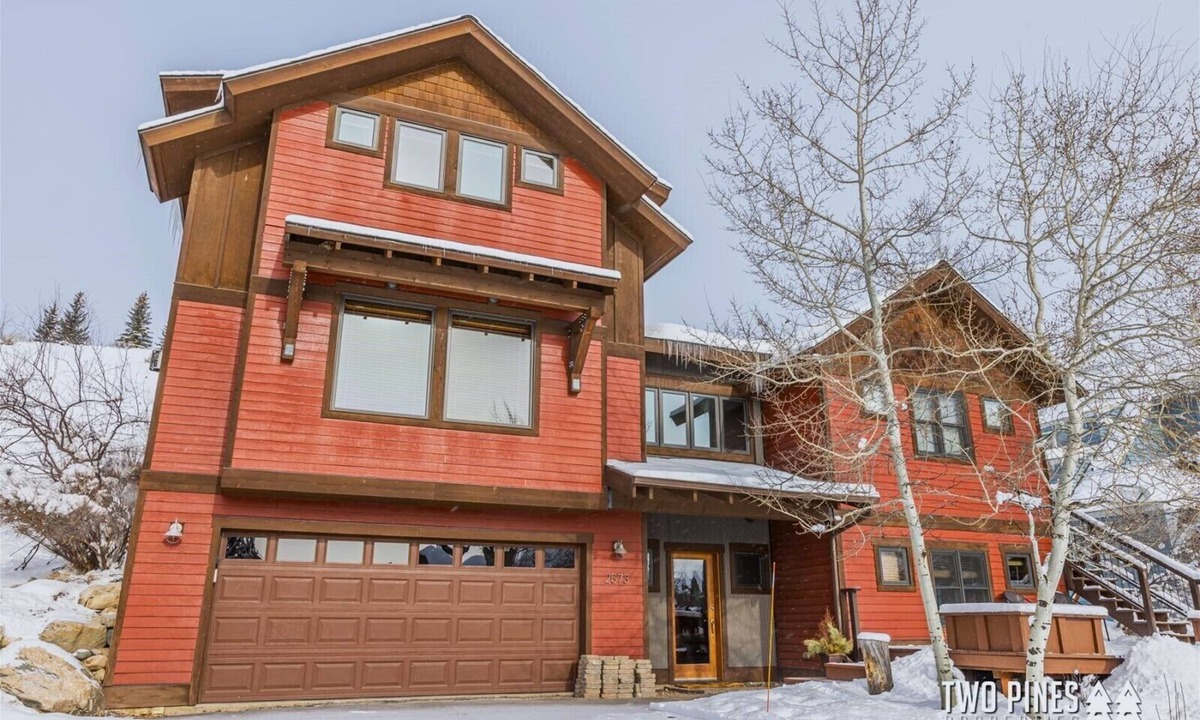 Big Sky House | Impressive Big Sky Custom Home, Private Hot Tub, Mountain Views, Fireplace
