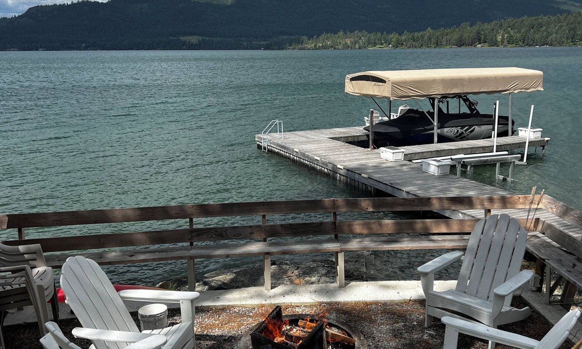 Rollins House | Incredible Flathead Lakefront property