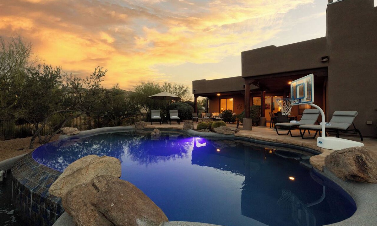 Rio Verde Foothills House | Infinity Pool, Mountain Views and Putting Green