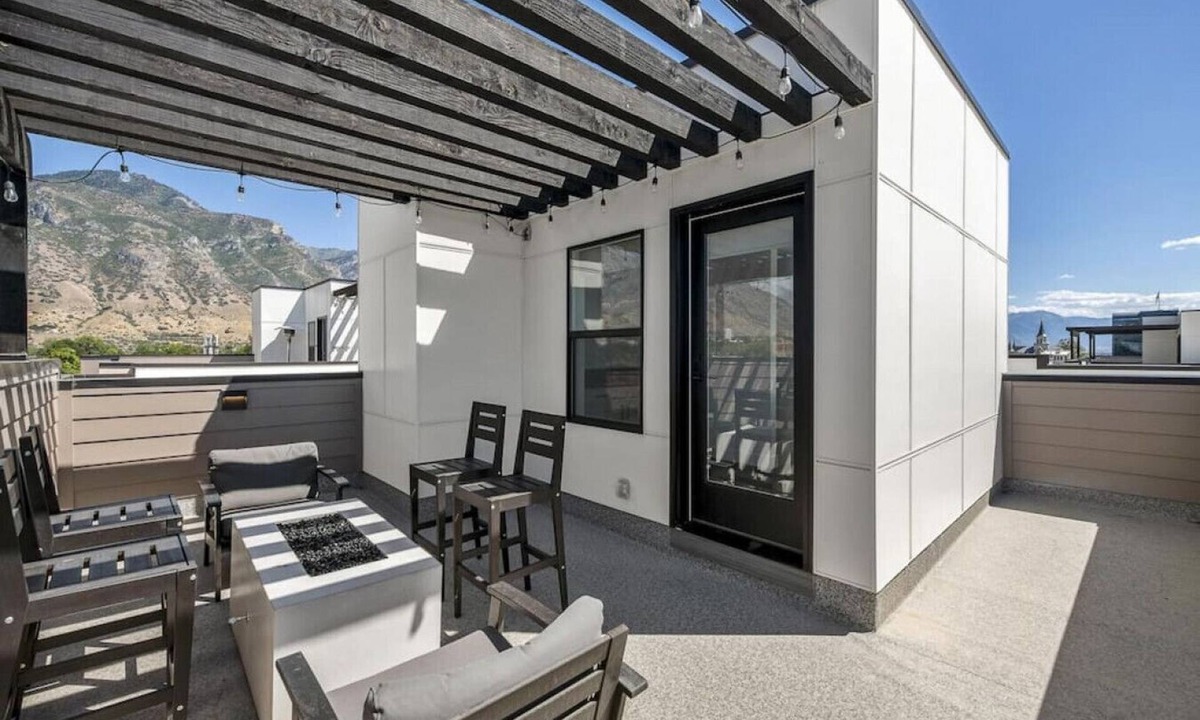 Central Business District House | Just Listed! Modern Downtown Provo Townhome