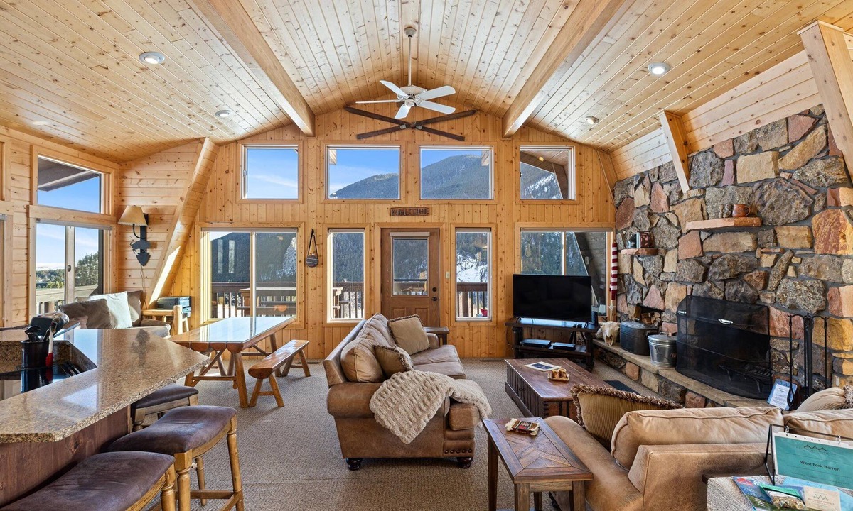 Red Lodge House | Just Minutes to lift & Hot Tub -West Fork Haven