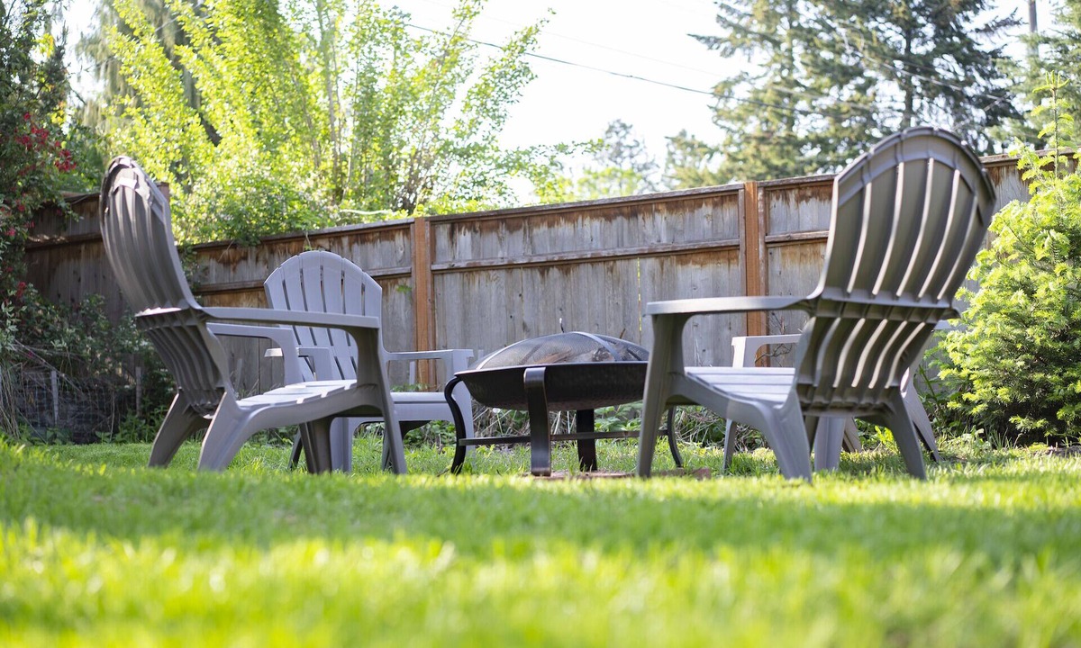 North Spokane House | Karaoke Bar - Mini Bar - Arcade Machine - Sleeps 12