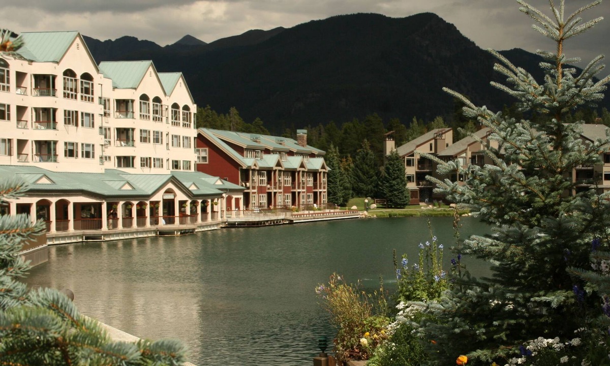 Lakeside Village Condo | Keystone Lake area, Mountain Views, close to conference center and ski mountain