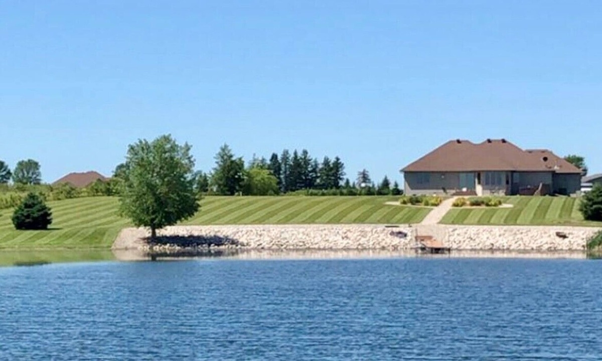 Richwood House | Lakefront 5-bedroom house in Lake Park on Duck Lake/West Labelle.