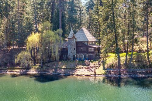 Harrison House | Lakefront Cottage Coeur d'Alene ID