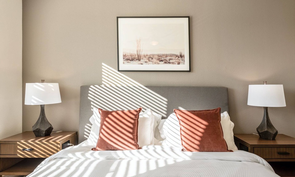 Newell Apartment | Landing | Beautiful 1BD, Courtyard, Gym