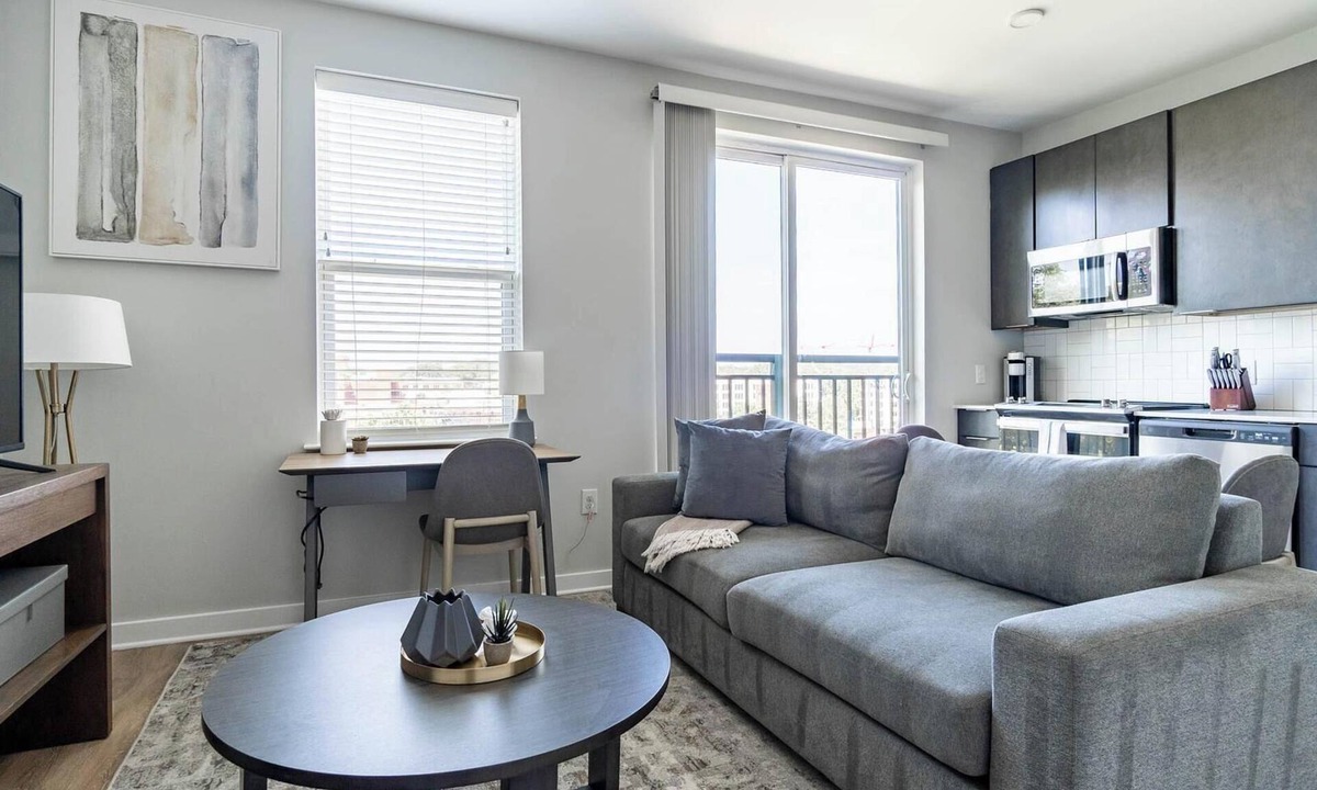 Downtown Apartment | Landing | Incredible Studio, Courtyard