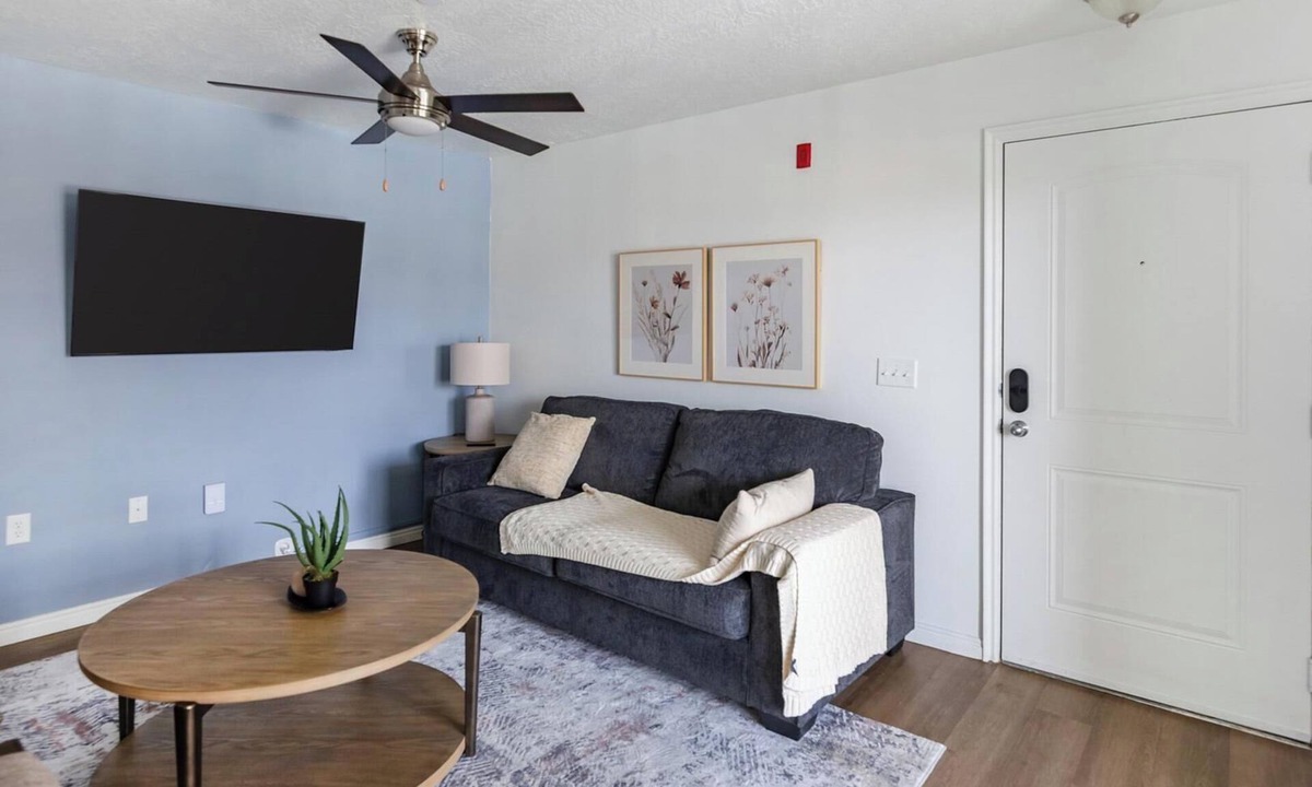 Herriman Apartment | Landing | Spectacular 2BD, Pool, Gym