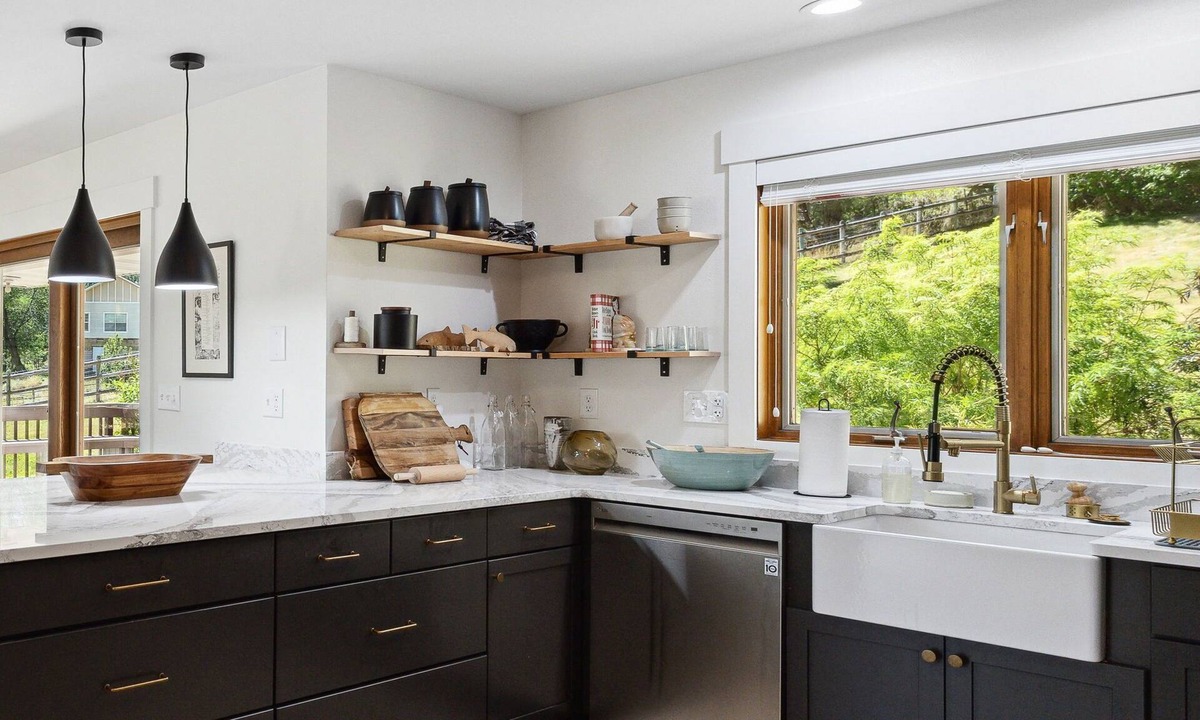 East Missoula House | Large Multi-Family Home in East Missoula. Fully Renovated in 2023.