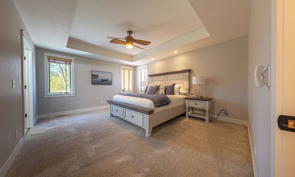 Crosby Cabin | Lazy Loon Oasis - Spacious Luxury 5-bedroom cabin walkable to Crosby with AC