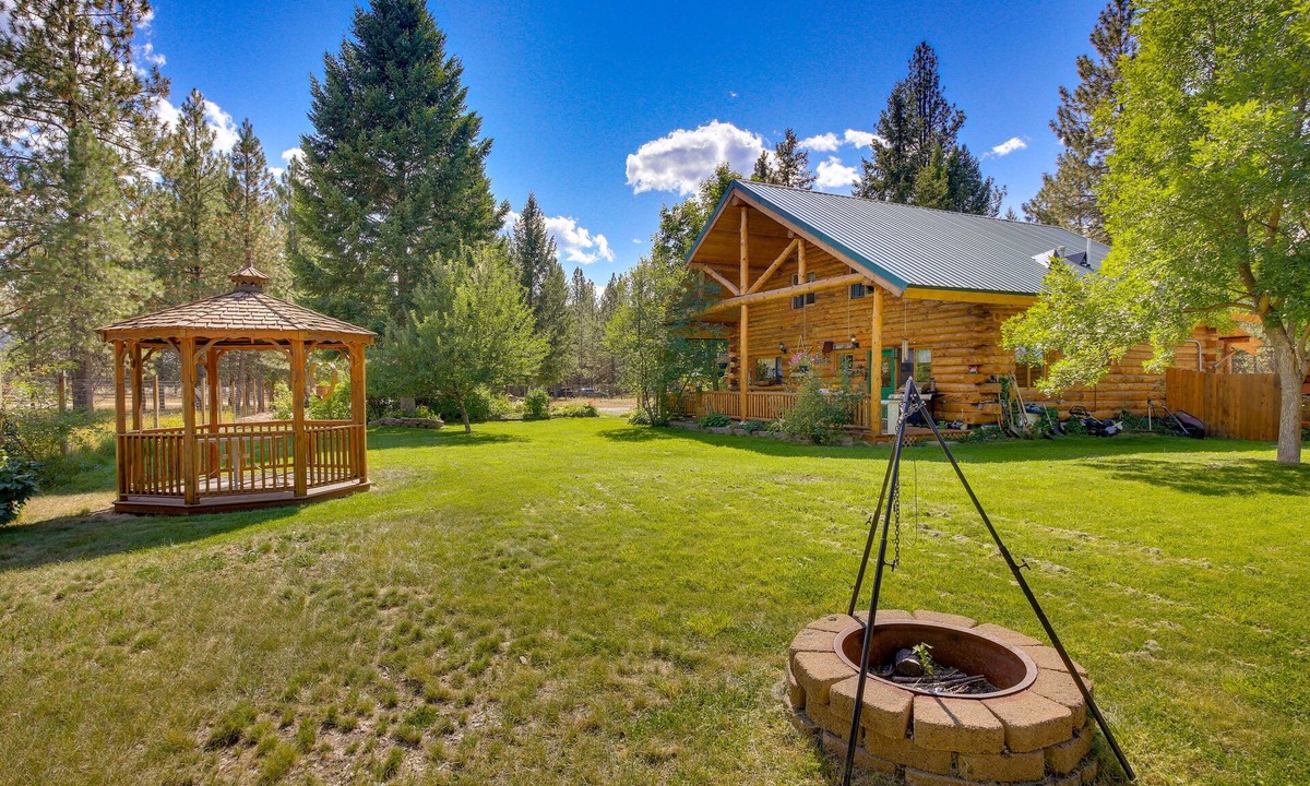 Libby House | Libby Home w/Mountain Views: Gazebo & Fire Pit!