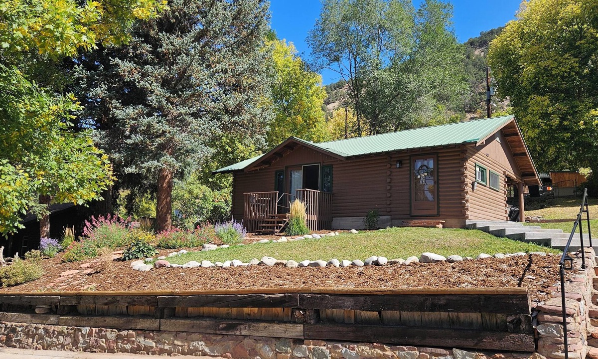 Glenwood Springs Cabin | Log Cabin in the Mountains - Trout fishing, skiing & hiking right out your door!