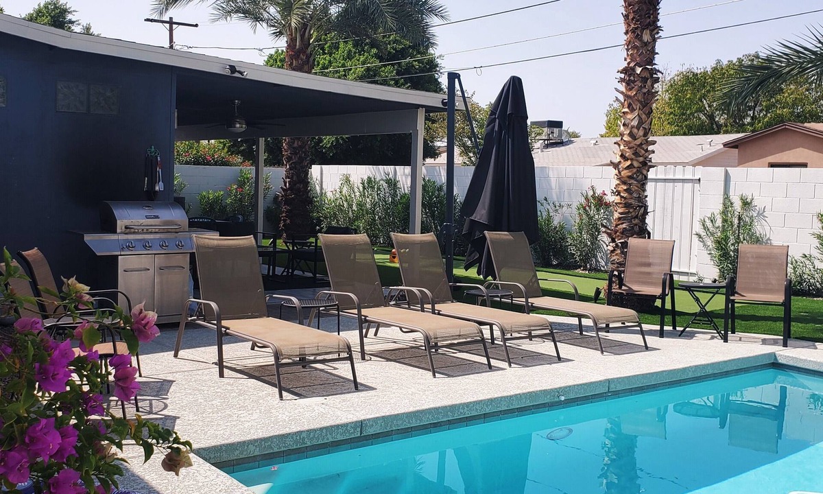 Southwest Village House | LUX Old Town Scottsdale, Private Pool Hot tub Bocce, Open play pickleball nearby