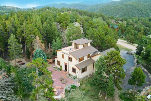 Nederland House | Luxurious Rocky Mountain Retreat above Boulder