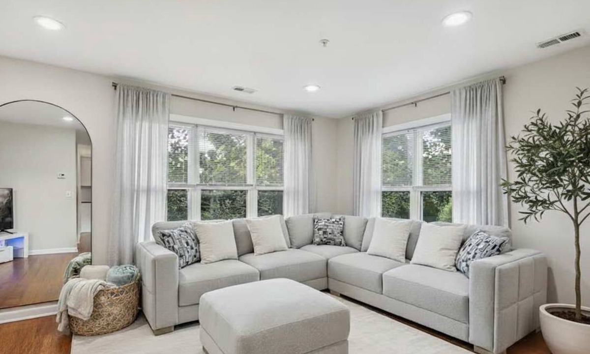 Lowry Hill East House | Luxury 4 Bed 5 Bath Penthouse with Rooftop Downtown Views