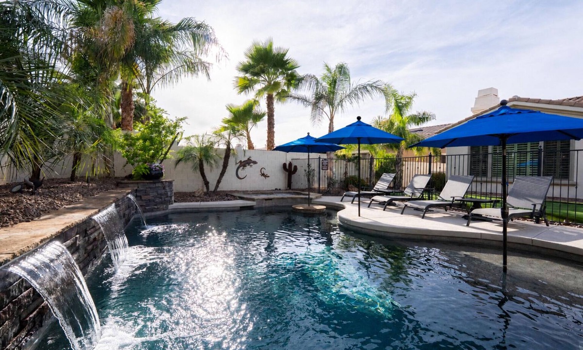 Power Ranch House | Luxury Power Ranch Estate- Pool, Spa & Golf Green