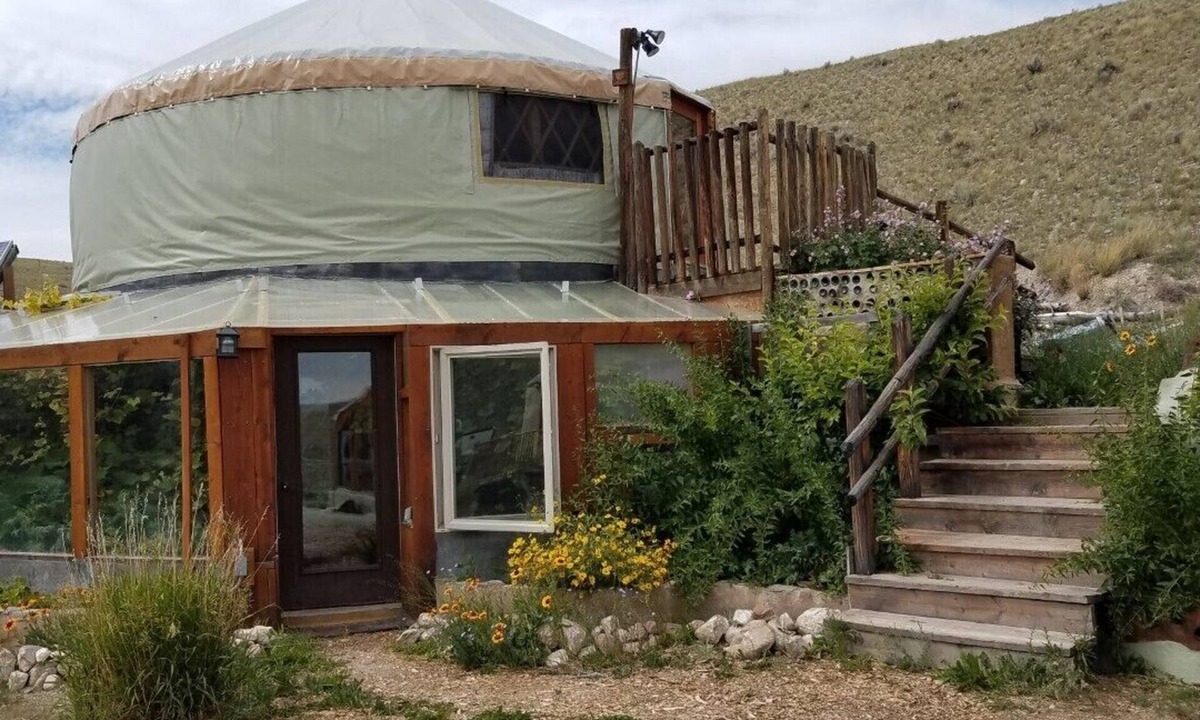 Dillon Cabin | Magpie Springs Yurtship in Dillon with WiFi